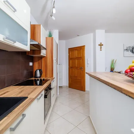 Ziks Apartman *