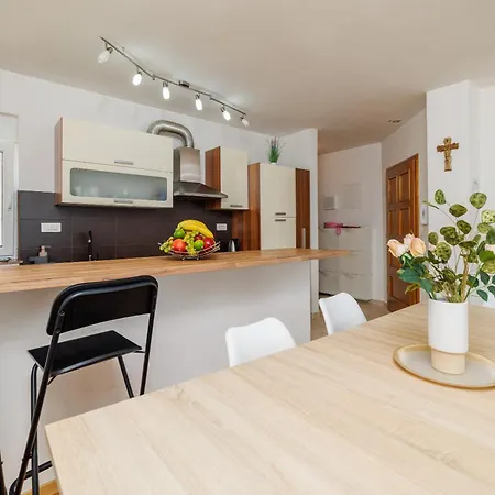 Ziks Apartman