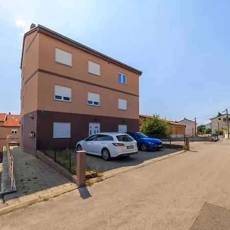 Apartament Ziks